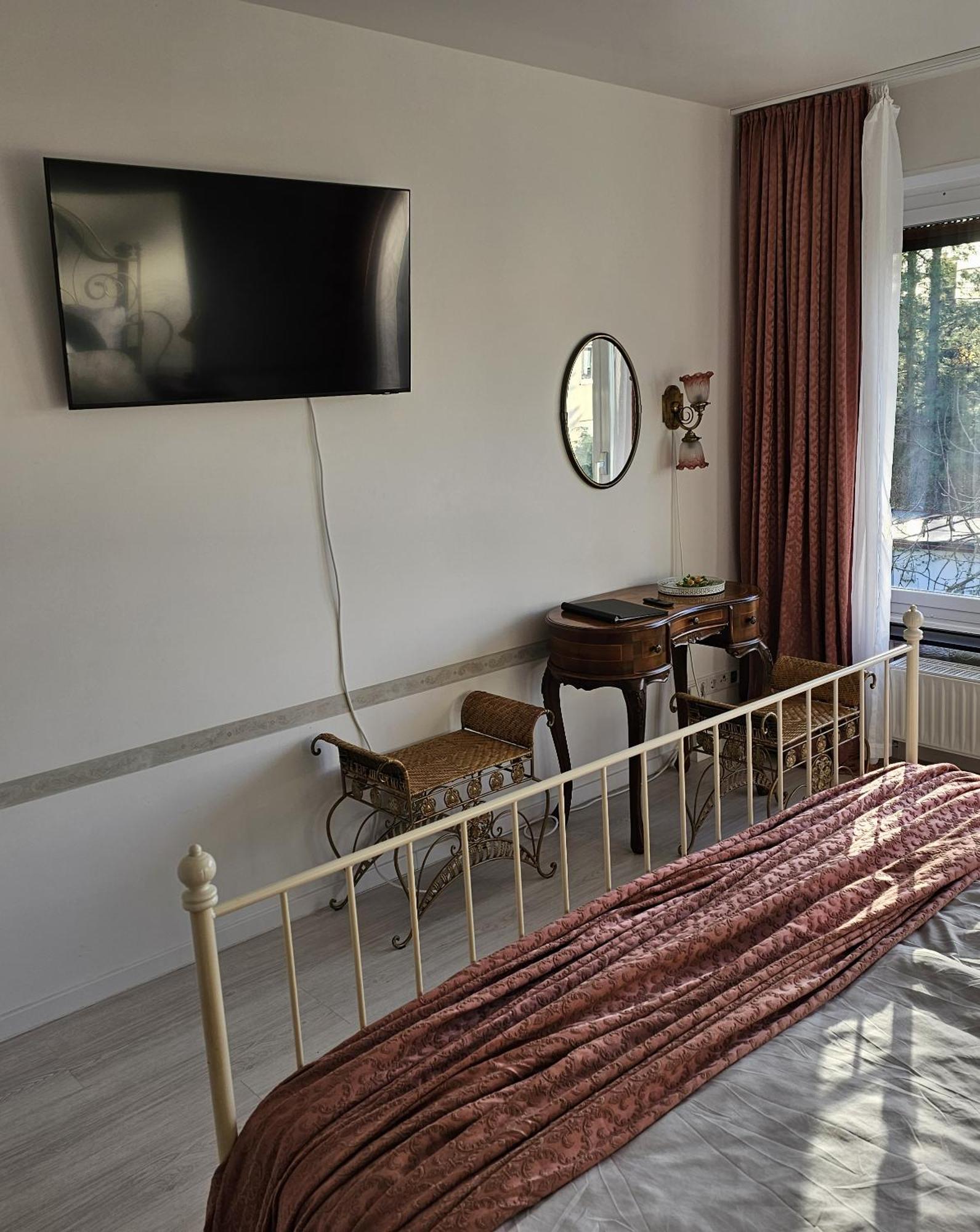 Zimmer Mit Charme Sonne ニュルンベルク エクステリア 写真